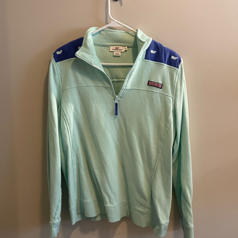 Size XL Vineyard Vines Sweatshirt